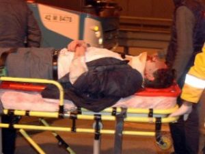 Liseli'ye okul yolunda minibüs çarptı