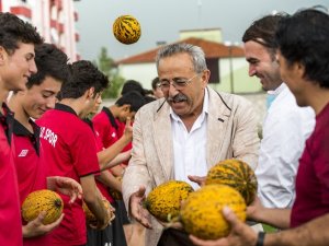 Konya'da futbolculara "kavun" primi