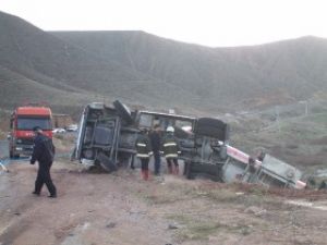 Aksaray'da LPG yüklü tanker devrildi: 3 yaralı