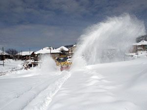 208 köy yolu bir günde ulaşıma açıldı