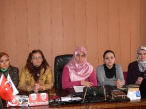 Başörtüsü yasağına son verilmeli