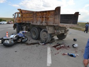 Kazada iki genç öldü