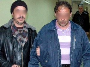 Sigara içen yolcuyu uyarınca bıçaklandı