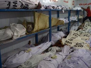 Pakistan'da ölü sayısı 900'e yükseldi