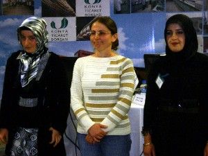 Kadın çiftçiler yarıbirincilik için yarıştı