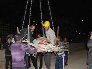 İnşatta beton yığını altında can pazarı