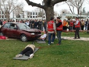 Çatıdan düşen şahıs öldü