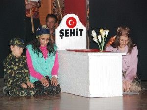 Sıra yarenlerinden Çanakkaleye özel gece