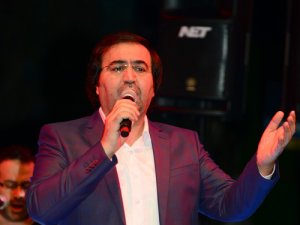 Mustafa Demirci Sahne Aldı