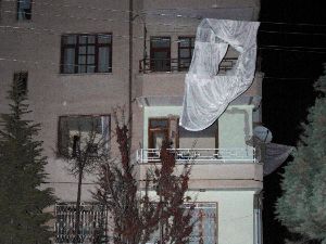 Apartman'da korkutan patlama