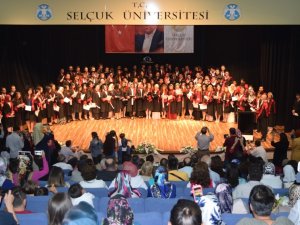 Selçuk Tıp’ta Mezuniyet Sevinci