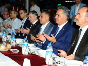 Konya’da 10 Bin Yetim Ve Ailesi Kardeşlik İftarında Buluştu