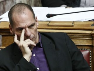Yunanistan'dan ilk istifa haberi geldi