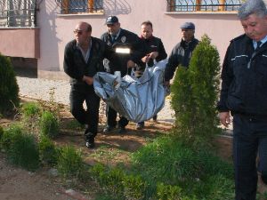 3. kattan düştü hayatını kaybetti