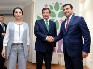 Davutoğlu HDP'yi ziyaret etti