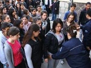 Sınavda öğretmenlerin de üstü aransın