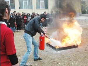 Selçuk Üniversitesi'nde öğrencilere yangın eğitimi