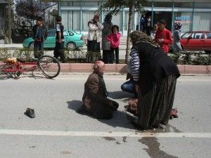 Beyşehir'de otomobil bisikletliye çarptı