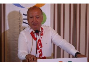 Antalyaspor Başkanı Gencer, Valdes’i İşaret Ederek Gün Verdi