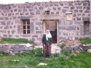 Konya'da bir evin damı çöktü