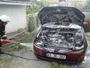 Park Halindeki Otomobilde Yangın