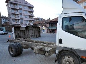 Kamyon faciası ucuz atlatıldı