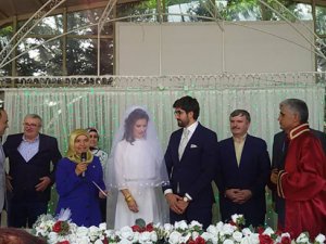 Başkan İbrahim Gün kardeşini evlendirdi
