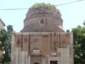 Tarihi Huffâzı Camii kendi haline bırakıldı