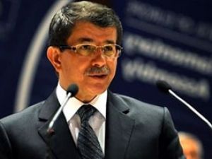 Davutoğlu Çek Bakana özür diletti