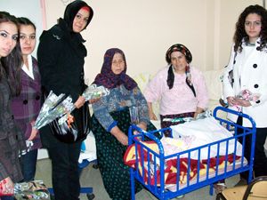 Üniversite öğrencilerinin hasta ziyareti