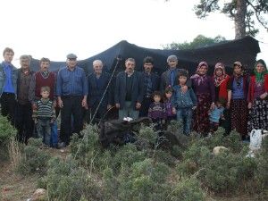 Sarıkeçili Yörükleri göçe hazırlanıyor