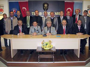 MHP adayları Türk-İş’i ziyaret etti