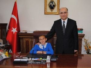 Çumra'da makam koltukları çocukların