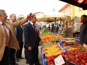 Ağralı, seçim gezilerine Yunakta devam etti