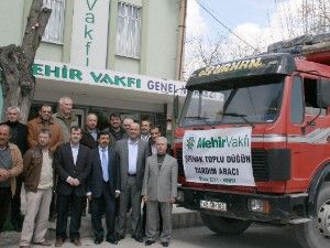 Mehir Vakfı 10 çifti evlendirdi