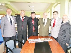 Demokrat Parti hizmet için var