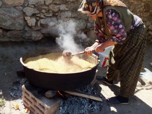 Köylerde bulgur mesaisi başladı