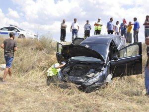 Otomobil İle Ticari Çarpıştı: 1 Ölü, 5 Yaralı
