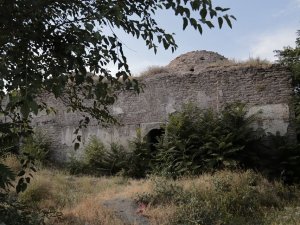 1400 yıllık hamam kaderine terk edildi