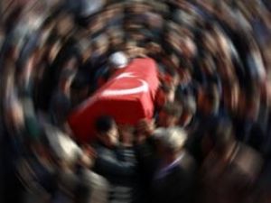 Şehit polis için tören yapılıyor