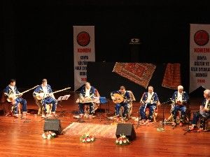 Halk müziği konseri beğeniyle dinlendi