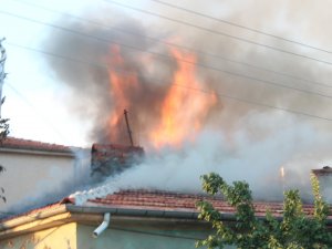 Beyşehir'de ev yangını