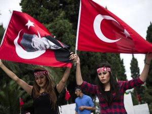 Türkiye'nin dört bir yanında şehitler için yürüdüler
