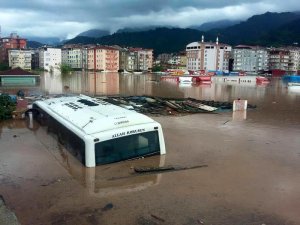 Yoğun yağış Artvin'i vurdu: 8 ölü