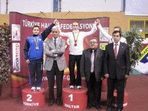 Konyalı halterciler Türkiye 3.sü oldu