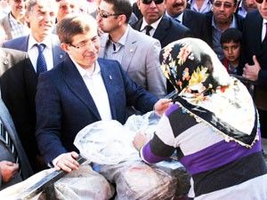 Bakan Davutoğlu Ilgında