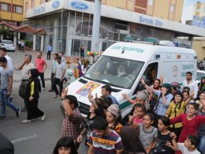 Şırnak'ta belediye aracına PKK bayrağı asıldı