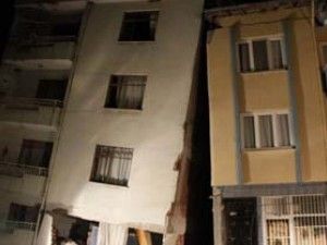 Deprem gece yarısı vurdu