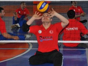 Oturarak voleybolcuların gözü Avrupada