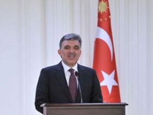 Abdullah Gül, F.Bahçe'yi kutladı